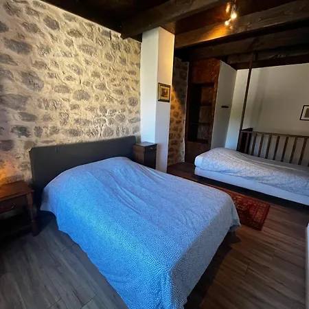 Authentique Avec Piscine En Aveyron Morlhon-le-Haut